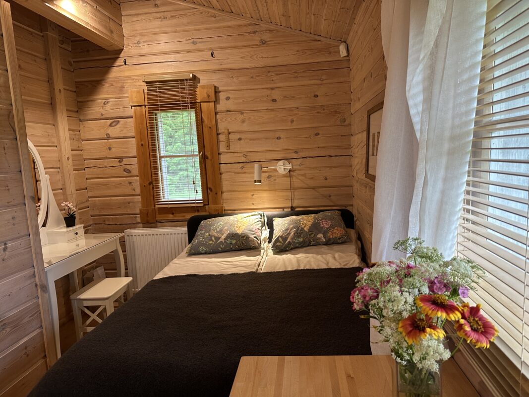 Downstairs single bedroom (new design with bigger bed)